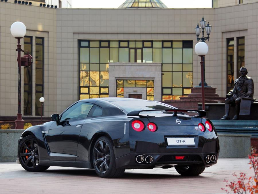  Nissan GT-R Black Edition 2008 года  (фото 12 из 25)